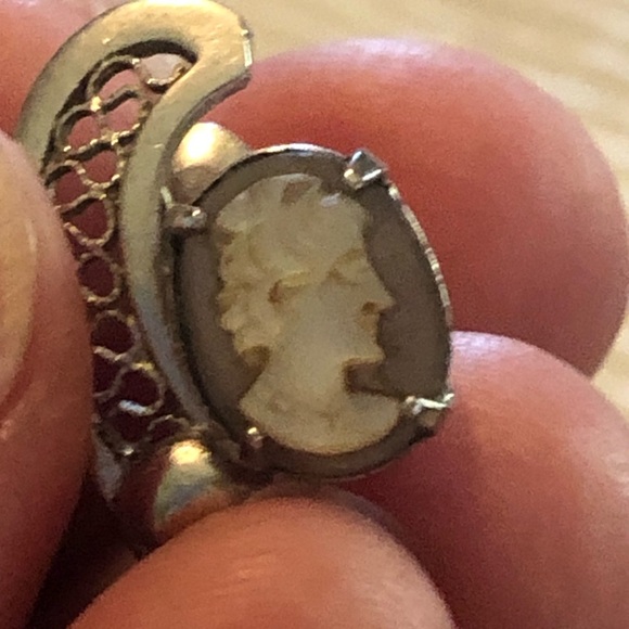 Sterling art nouveau portrait of a lady screw on earrings - ornate & marked 1” L - Picture 5 of 6